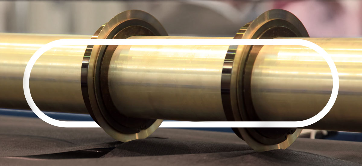 circular slitting blades cutting fabric